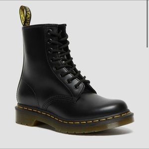 Black Classic Dr. Martens